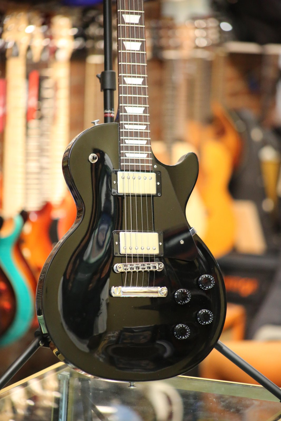 Gibson Les Paul Studio 2022年製 Gibson Les Paul Studio 2022 Ebony Electric Guitar – Bros Guitars