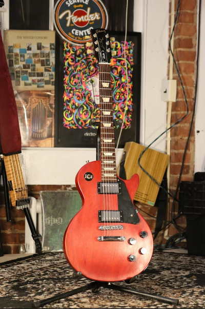 2009 Gibson USA Les Paul Studio Satin Cherry