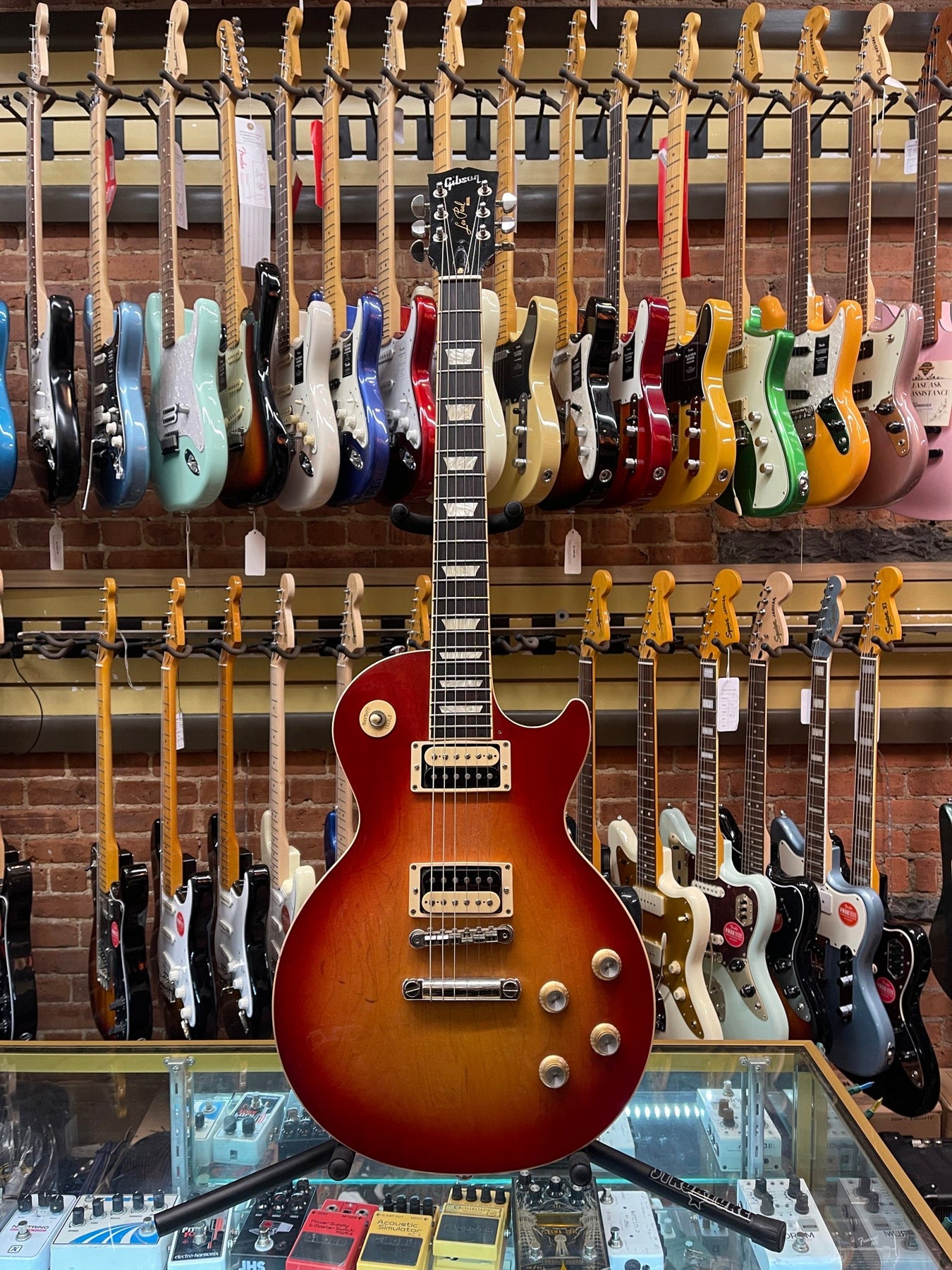 ギター Gibson Les Paul Classic EB 2022 2022 Gibson Les Paul Classic Heritage Cherry Sunburst – Bros Guitars