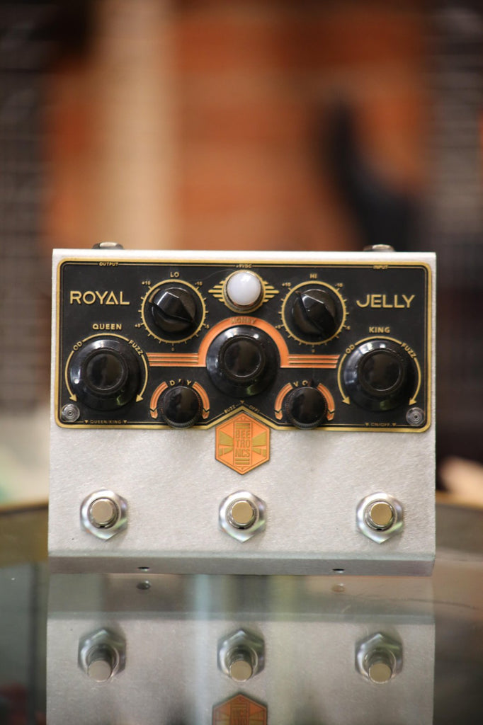 Beetronics Royal Jelly Fuzz/OD Pedal – Bros Guitars