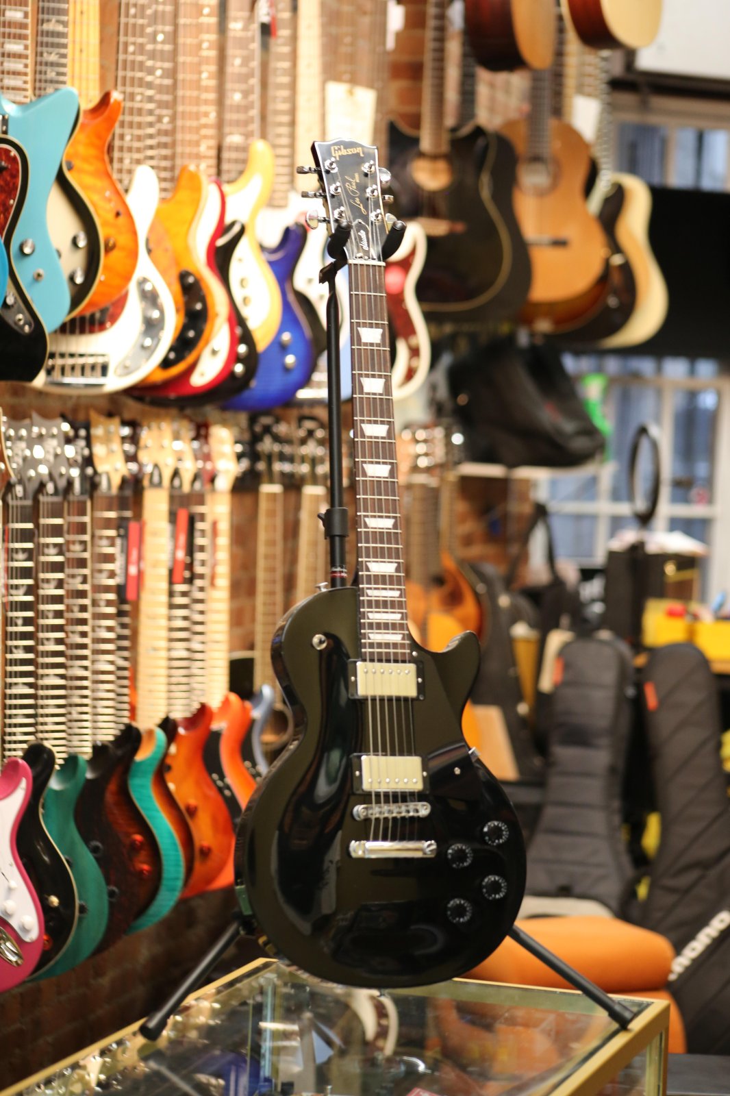 Gibson Les Paul Studio 2022 Ebony Electric Guitar – Bros Guitars