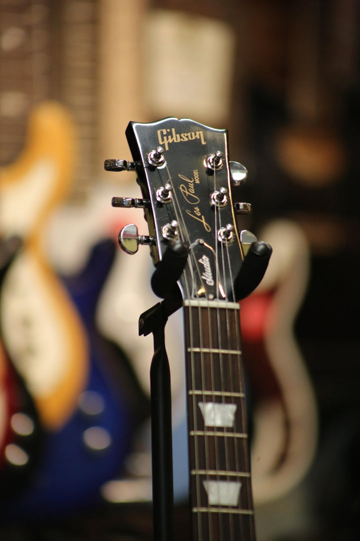 Gibson Les Paul Studio 2022年製 Gibson Les Paul Studio 2022 Ebony Electric Guitar – Bros Guitars