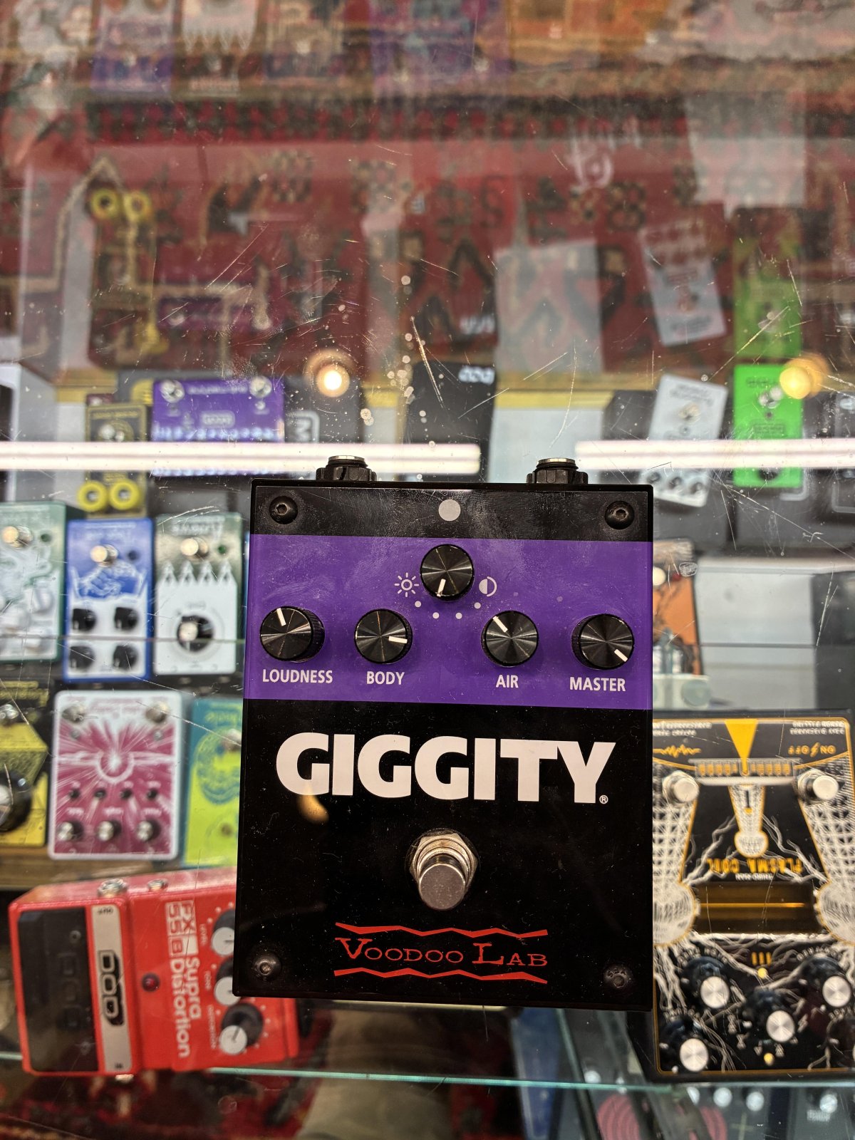 Voodoo Lab Giggity Analog Mastering Preamp Pedal – Bros Guitars