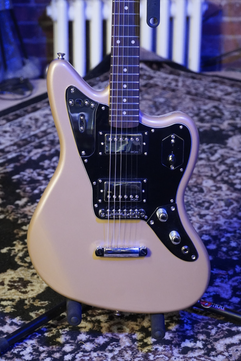 Squier Contemporary Jaguar HH ST Shoreline Gold