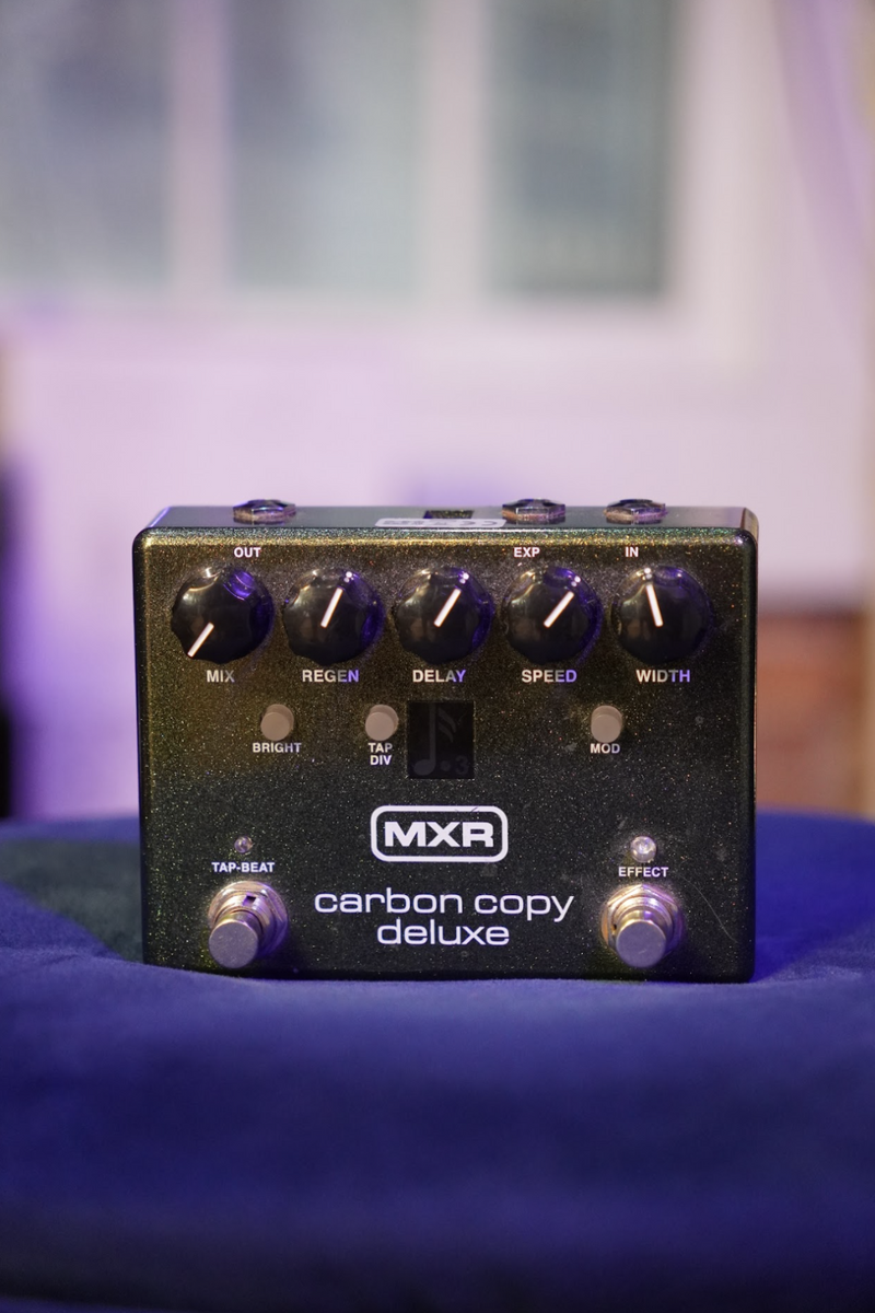 carbon copy effects pedal MXR Carbon Copy Deluxe Delay Pedal – Bros Guitars