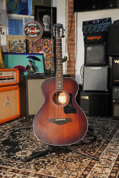 Taylor 322ce 12-Fret with V-Class Bracing