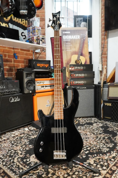 Dean Playmate Bass Classic Black