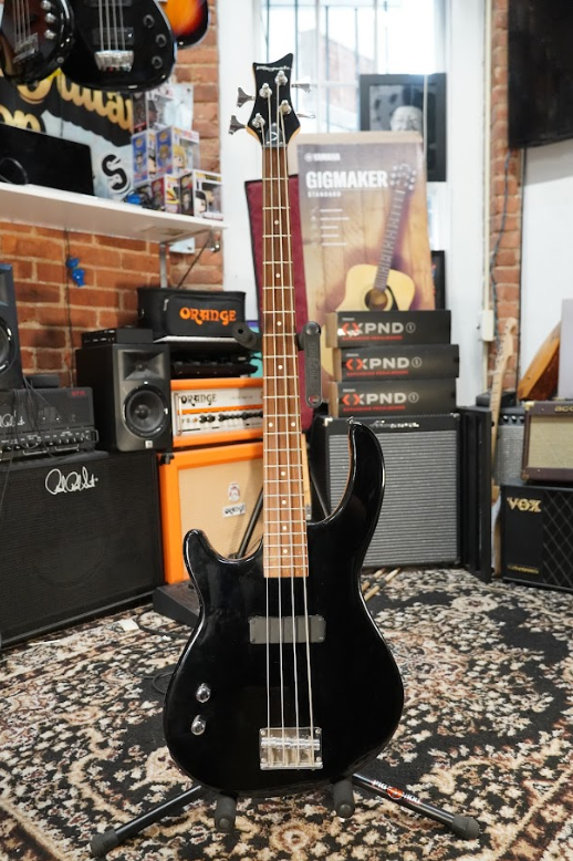 Dean Playmate Bass Classic Black – Bros Guitars