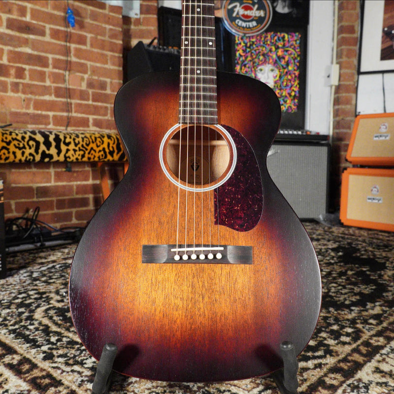 Guild M-20 Acoustic Guitar Vintage Sunburst
